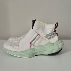 Sorel Women’s Explorer Defy Mid Sneakers Shoes - SIZE 5